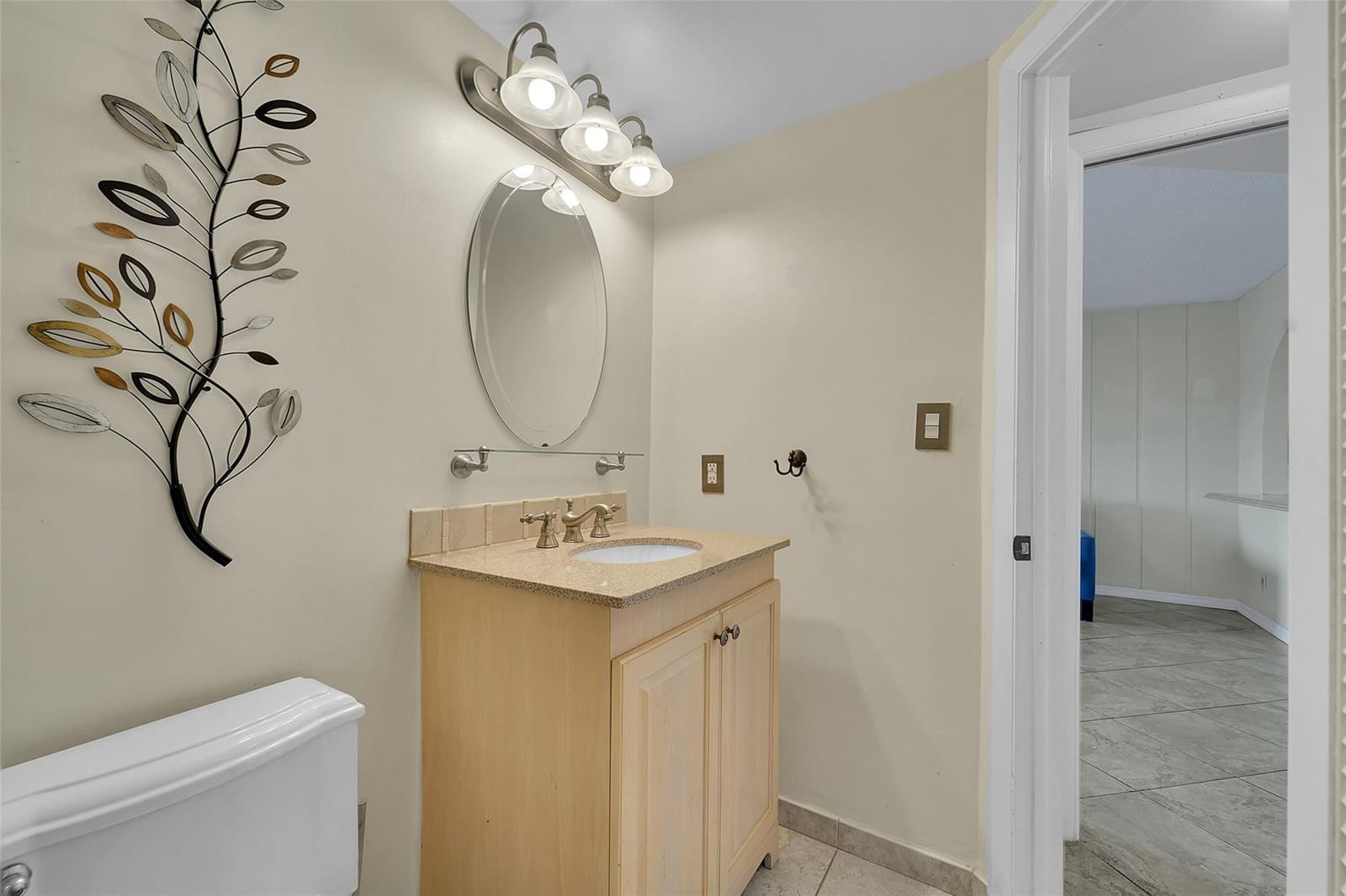 610 Tennis Club Drive 401, Fort Lauderdale, FL 33311 photo 18