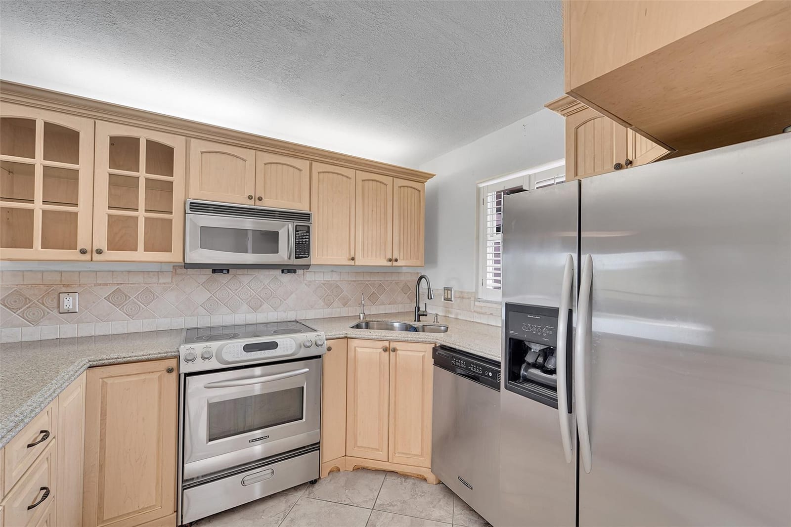 610 Tennis Club Drive 401 — photo 4