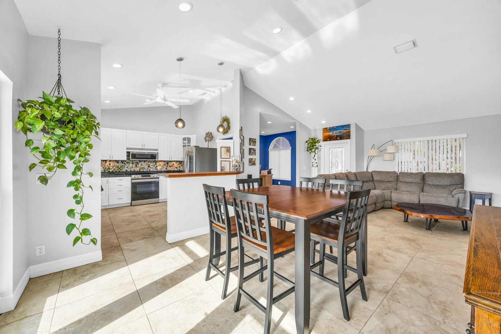 11 Hemlock Lane, Tequesta, FL 33469 photo 2