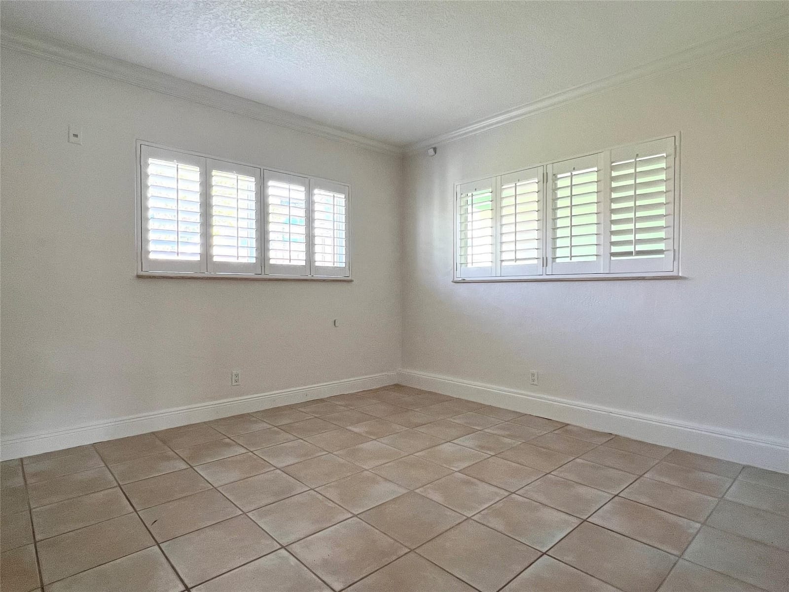 2124 NE 5th Avenue 107 — photo 11