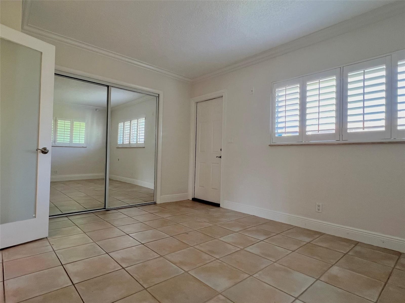 2124 NE 5th Avenue 107 — photo 12