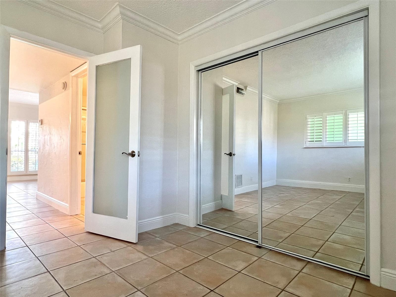 2124 NE 5th Avenue 107, Wilton Manors, FL 33305 photo 13