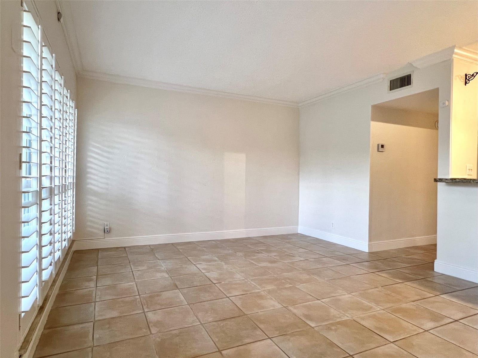 2124 NE 5th Avenue 107 — photo 4