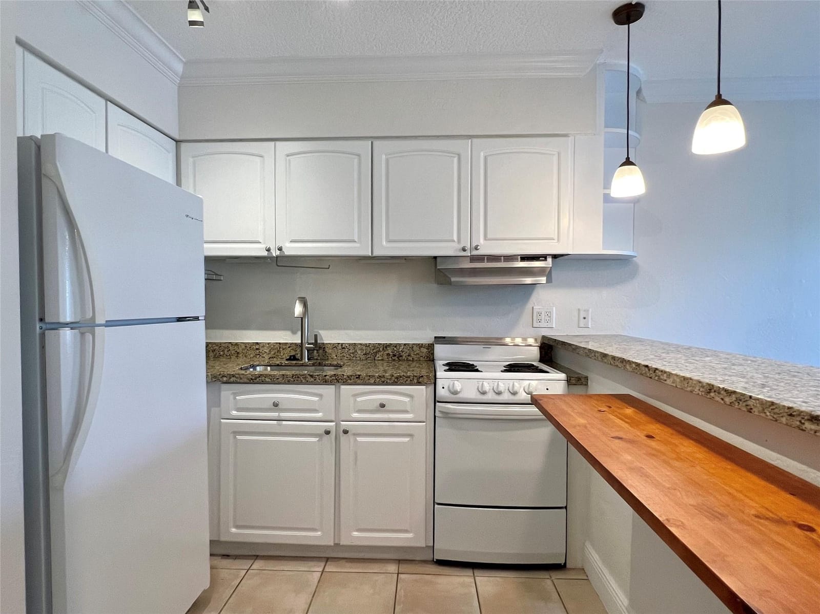 2124 NE 5th Avenue 107 — photo 5