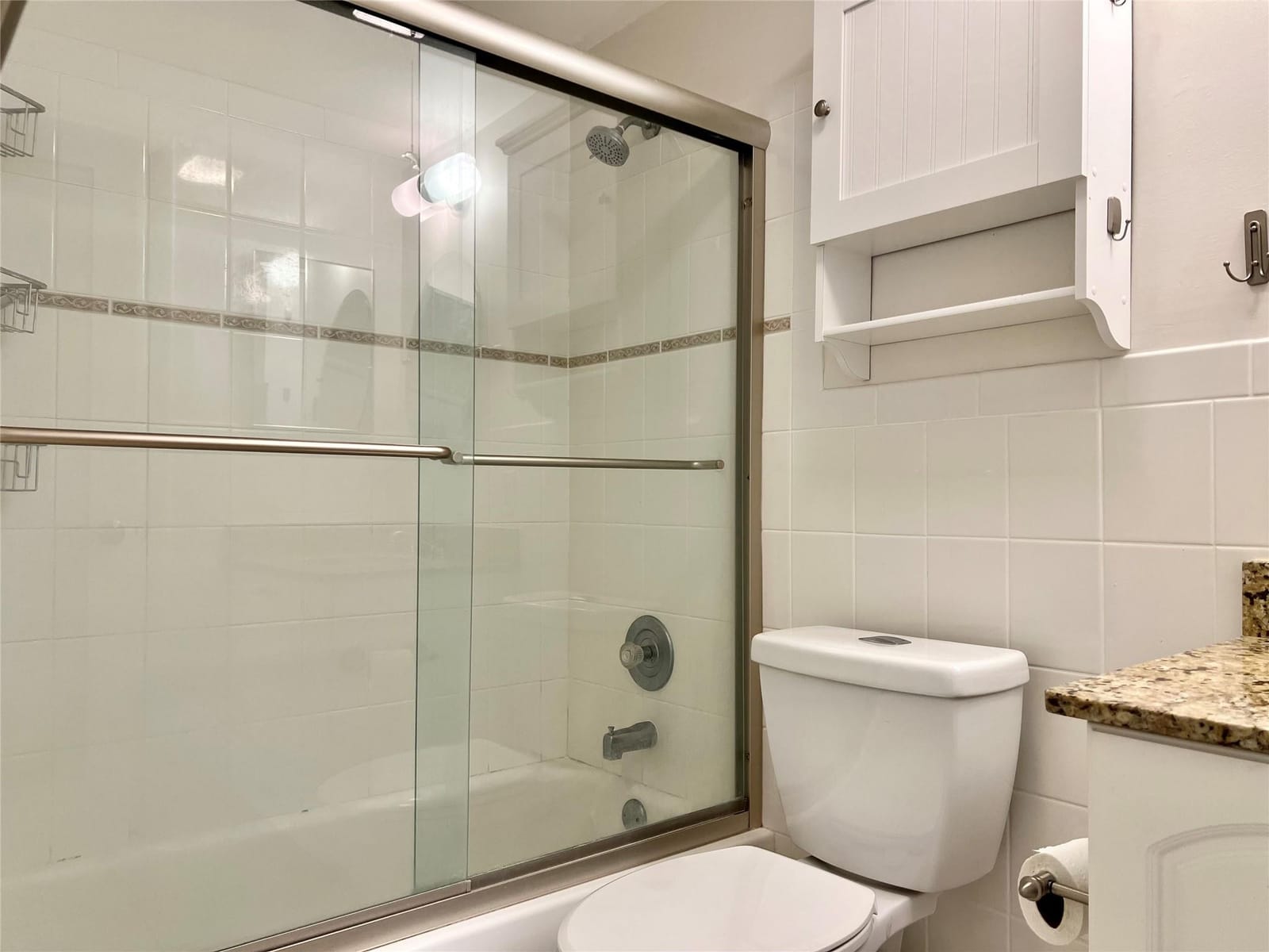 2124 NE 5th Avenue 107 — photo 9