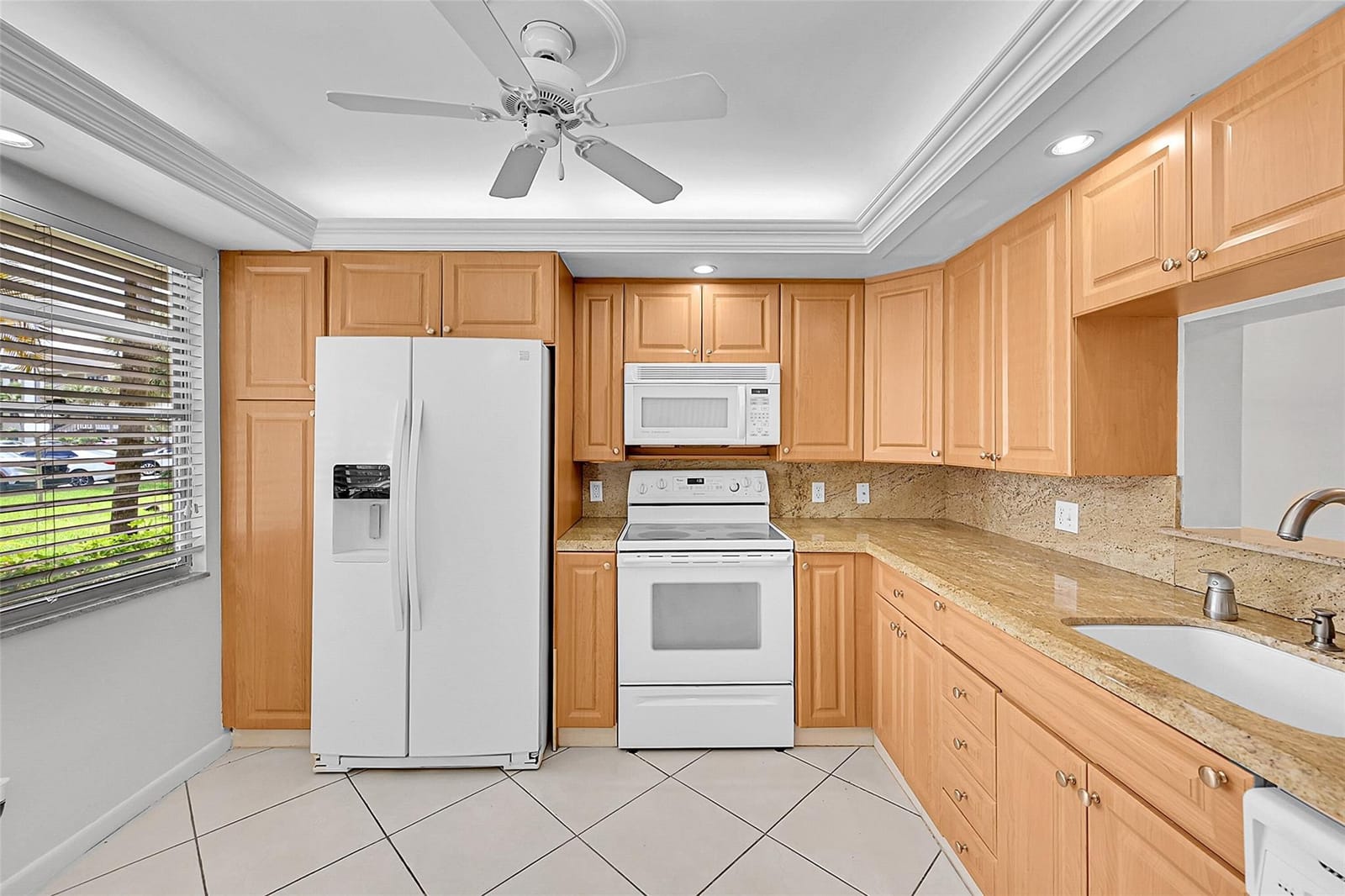 4701 Martinique Drive K1 — photo 2