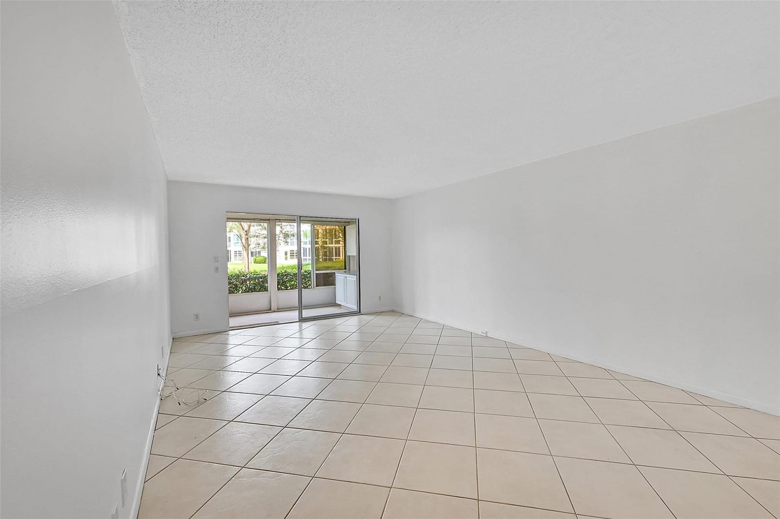 4701 Martinique Drive K1 — photo 11