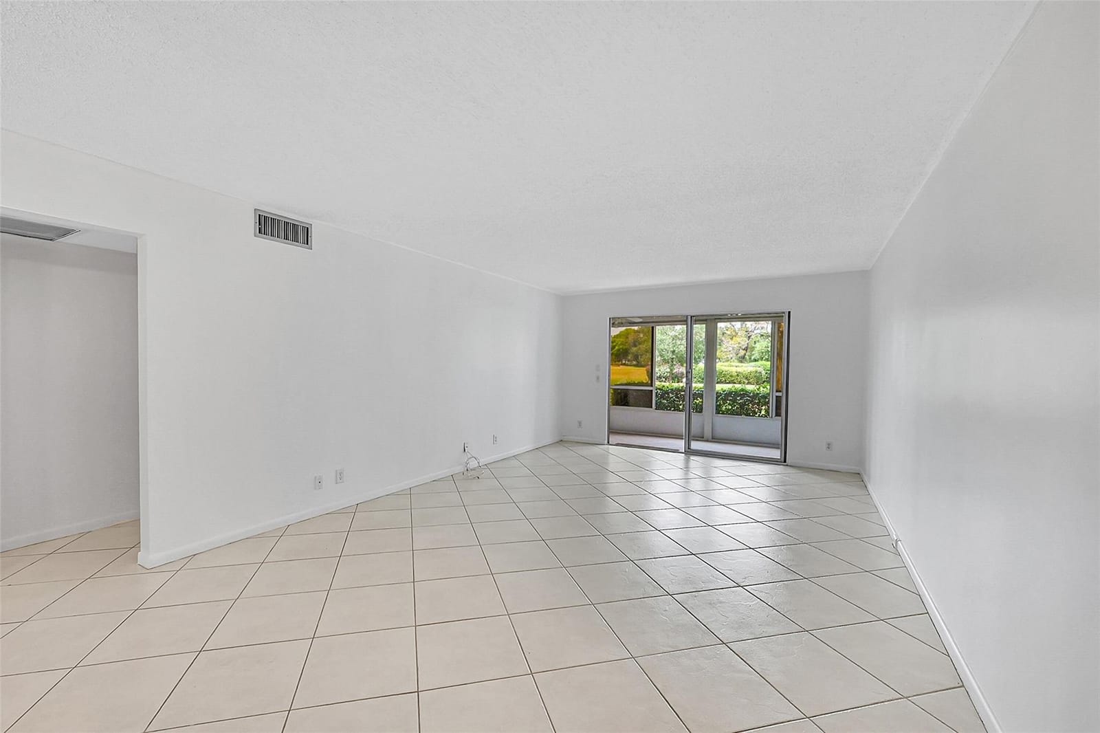 4701 Martinique Drive K1 — photo 7