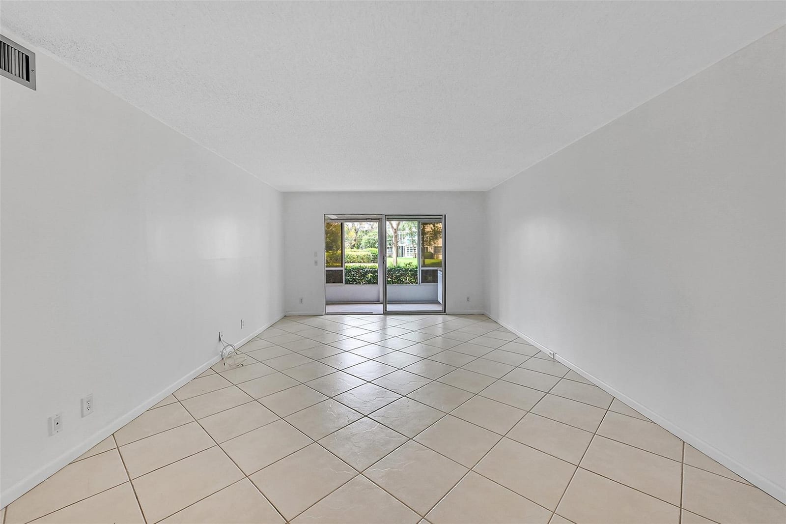 4701 Martinique Drive K1 — photo 10