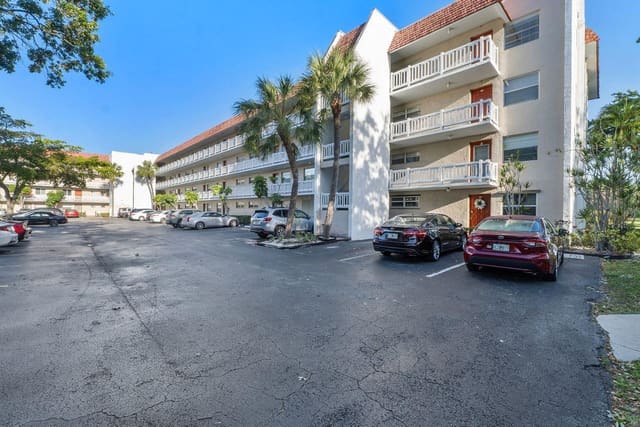 3551 Inverrary Drive 404, sold in Las Vistas, Lauderhill, FL