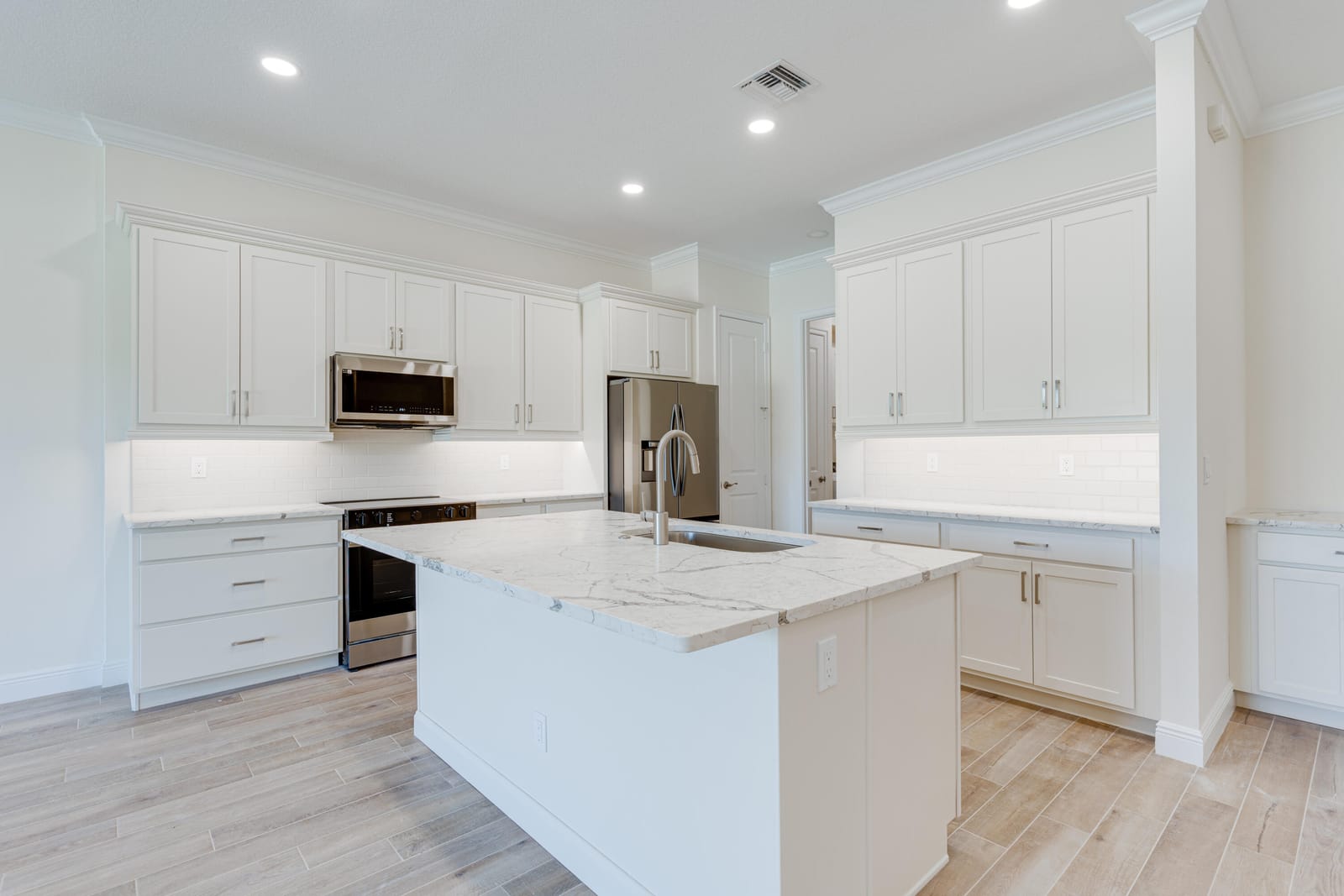 1805 Bridgepointe Circle 3, Vero Beach, FL 32967 photo 4