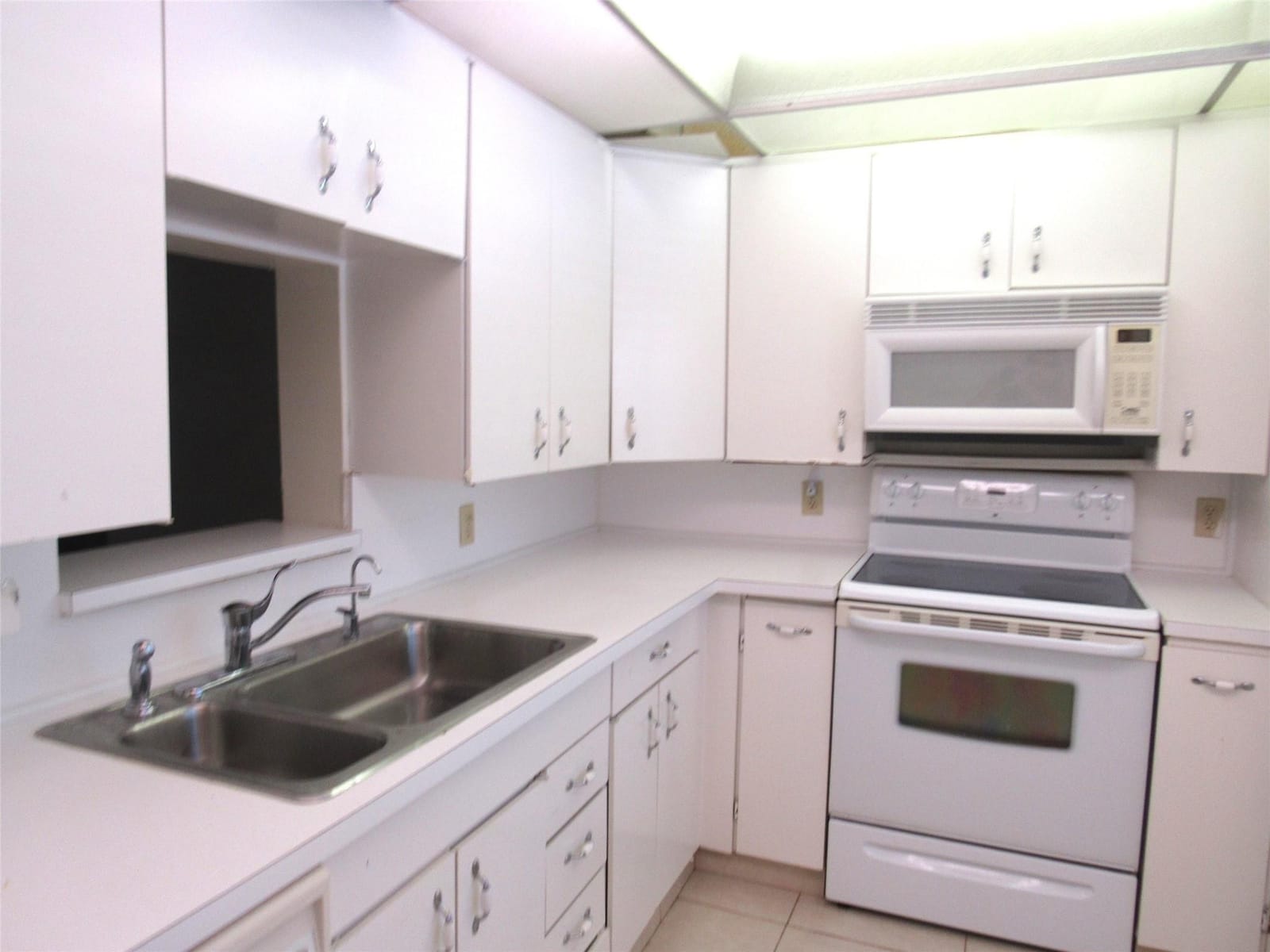 3001 Portofino Isle F1 — photo 3