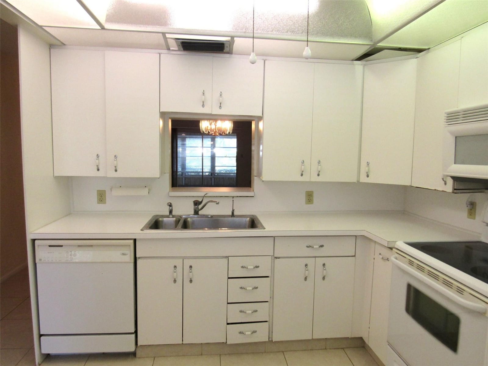3001 Portofino Isle F1 — photo 8