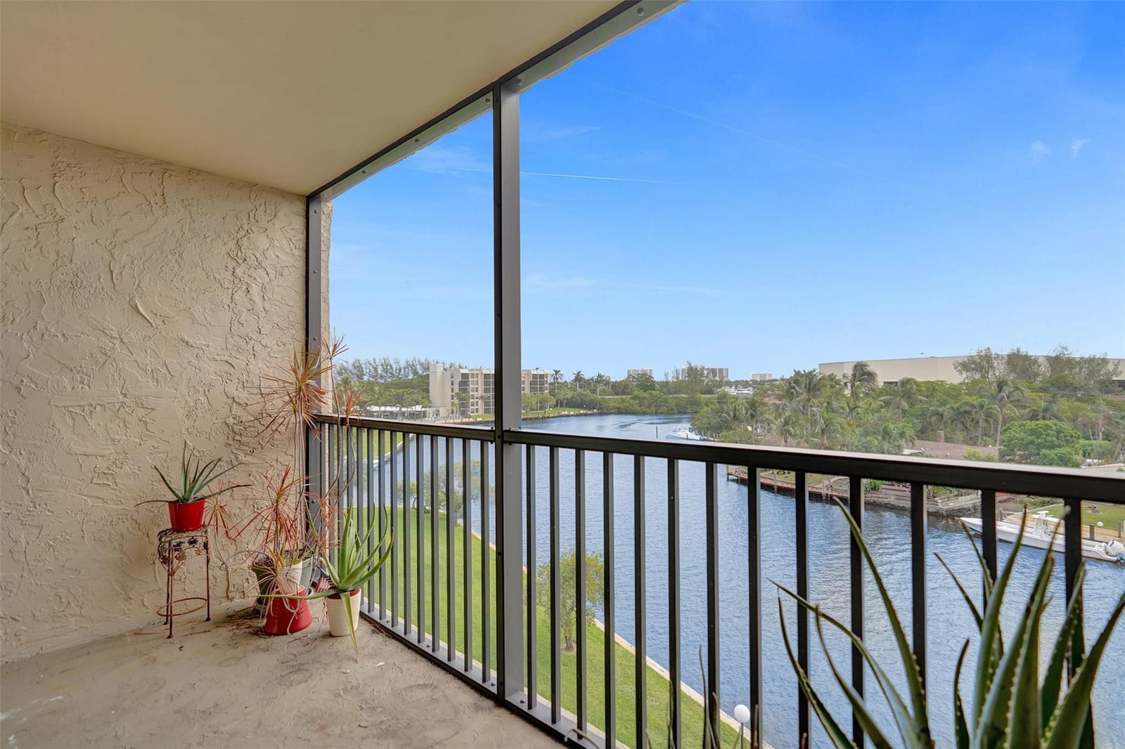 13 Royal Palm Way 5050, Boca Raton, FL 33432