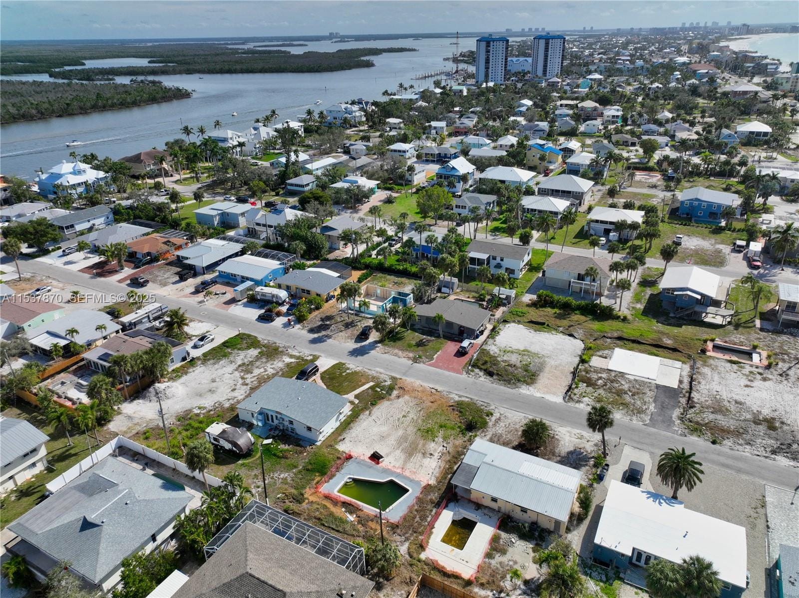 161 Hibiscus Drive, Fort Myers, FL 33931 photo 13