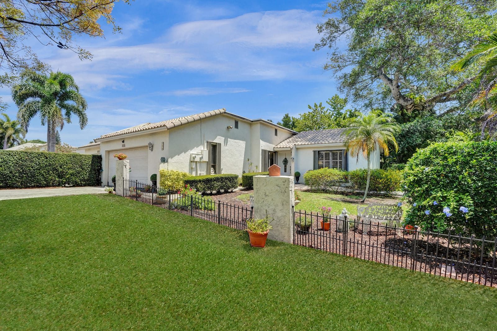 894 Camino Gardens Lane, Boca Raton, FL 33432