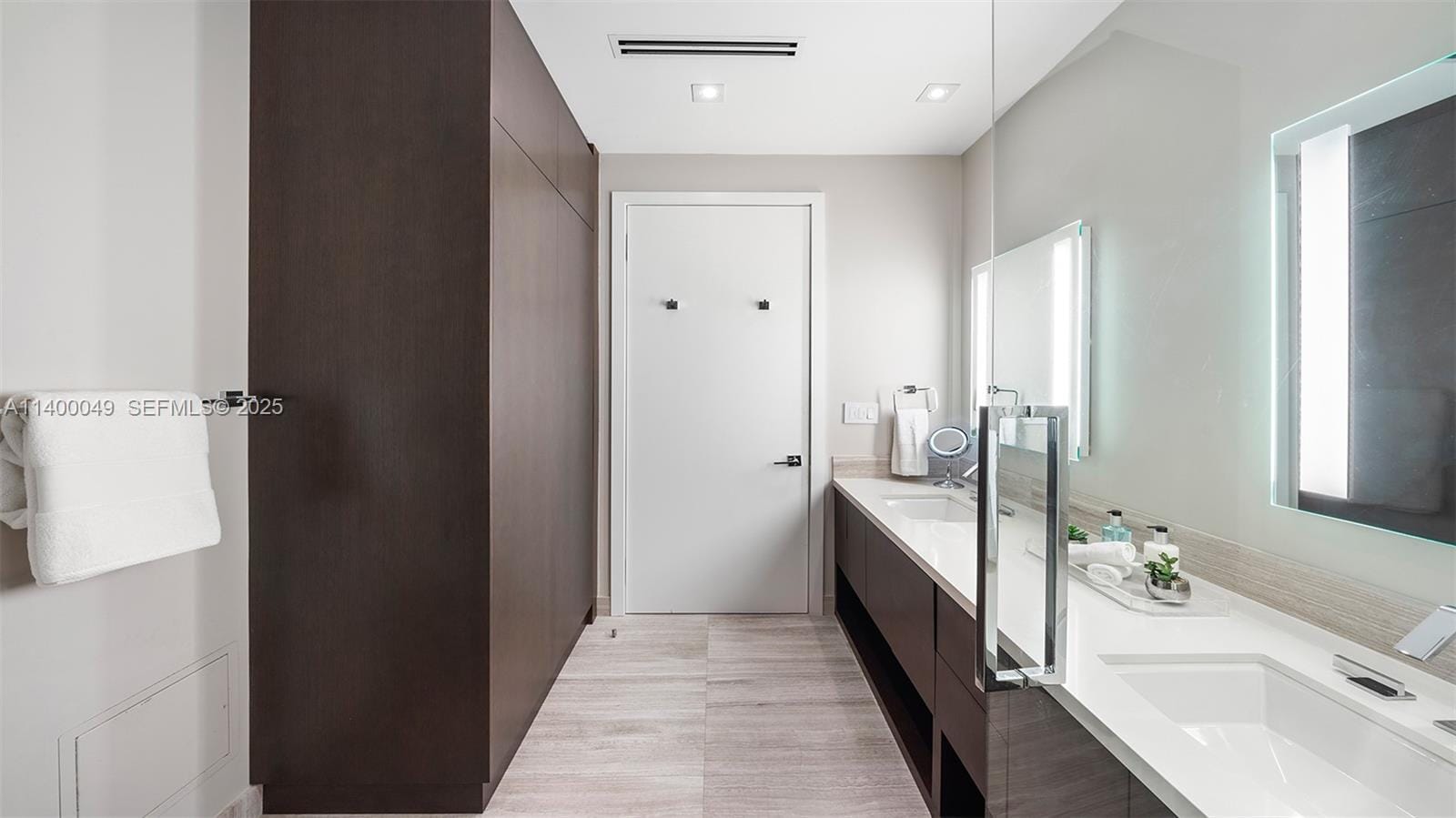 2301 Collins Avenue 1609 — photo 12