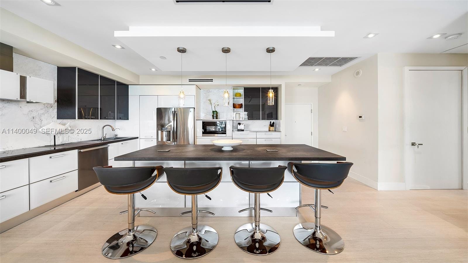 2301 Collins Avenue 1609 — photo 4