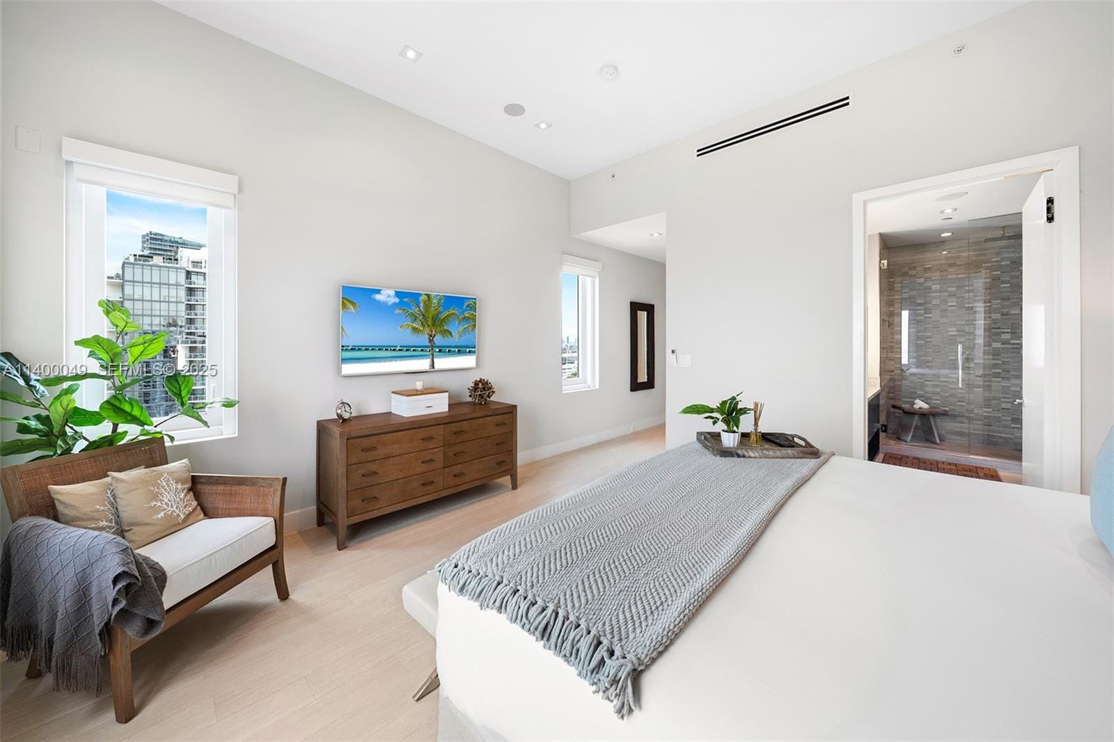 2301 Collins Avenue 1609 — photo 9