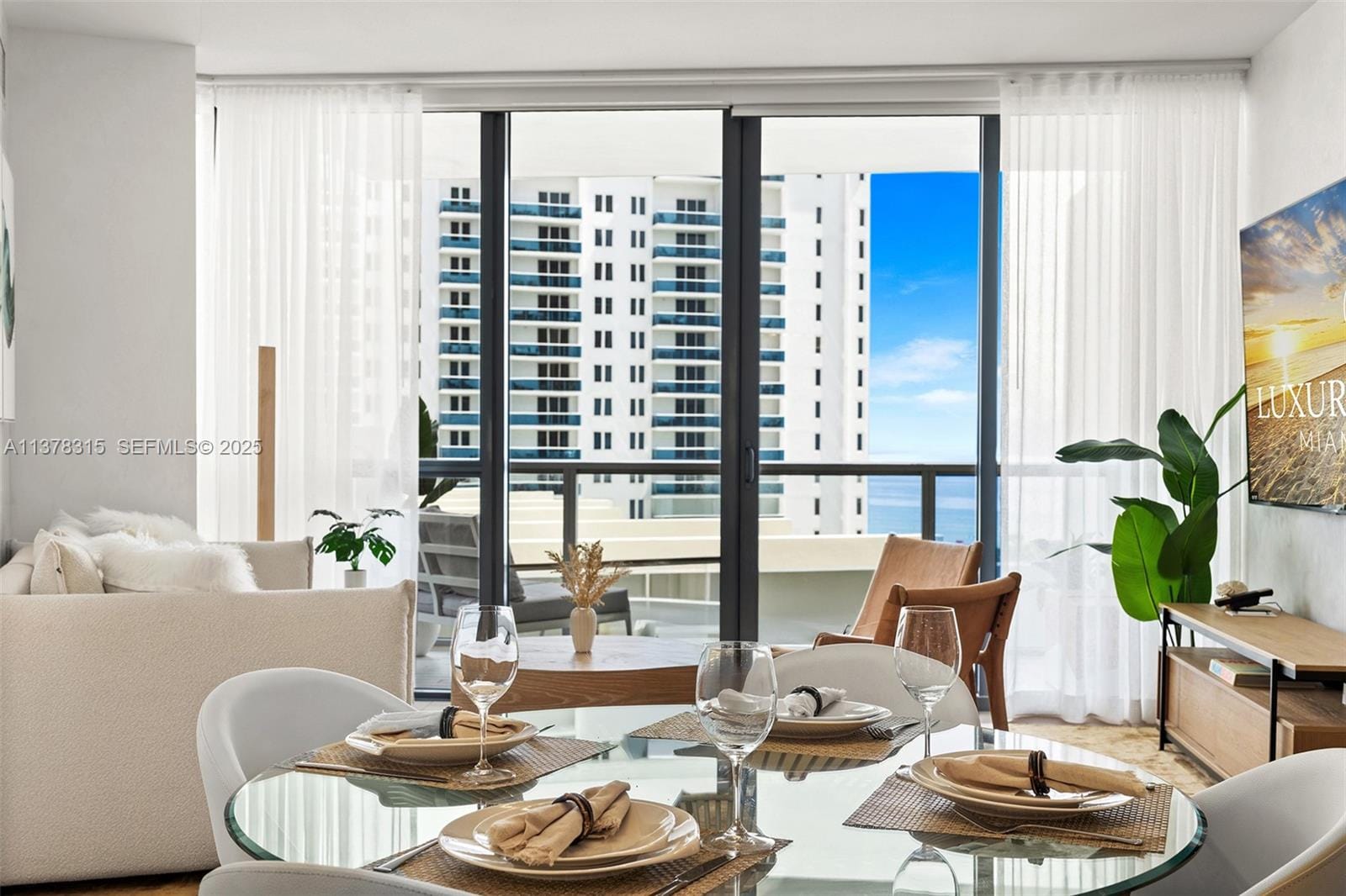 2201 Collins Avenue 811 — photo 11