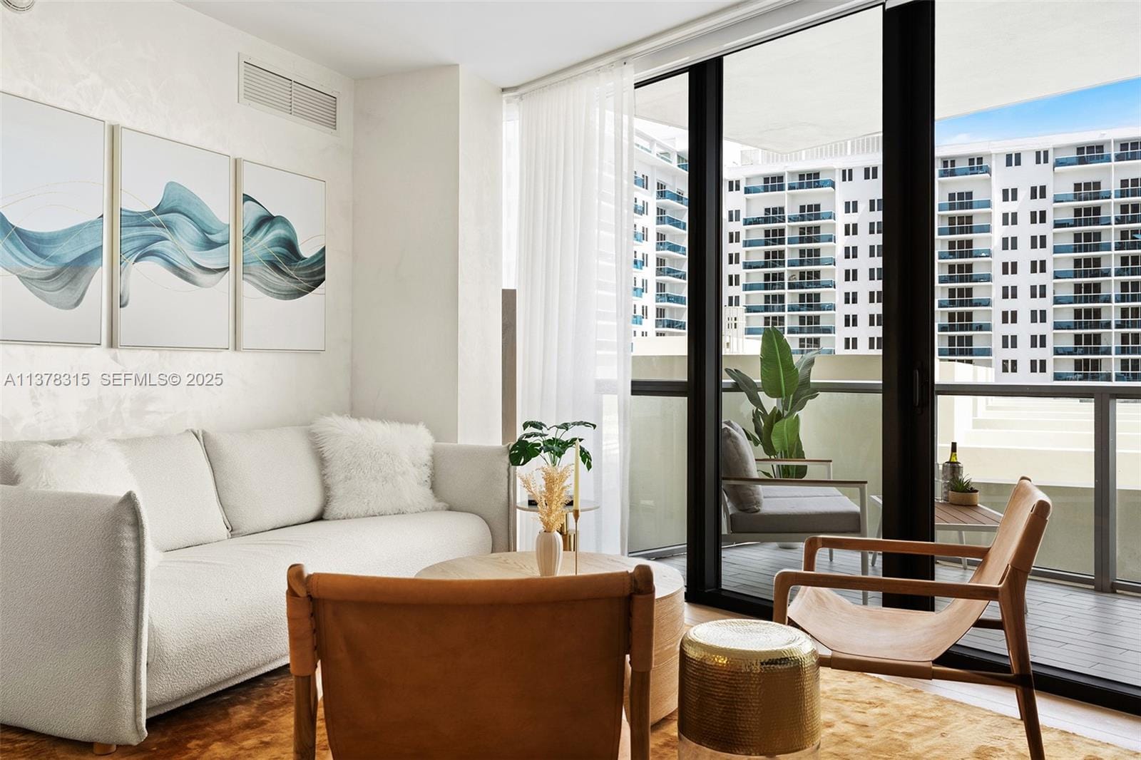 2201 Collins Avenue 811 — photo 6