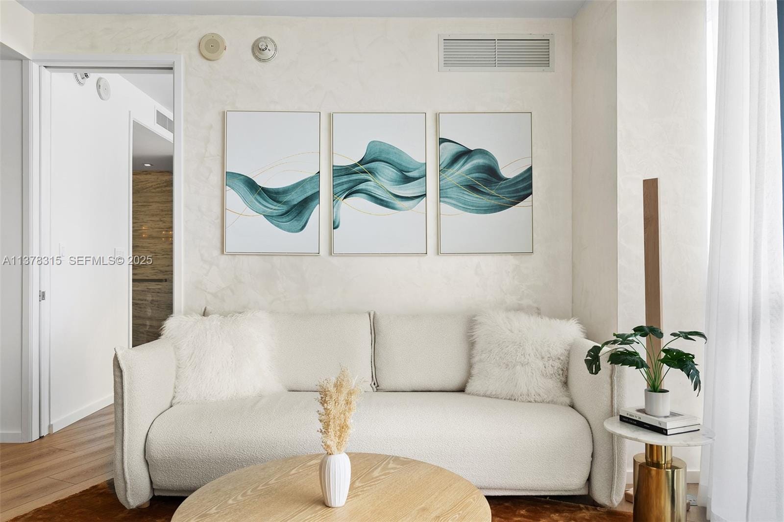 2201 Collins Avenue 811 — photo 7