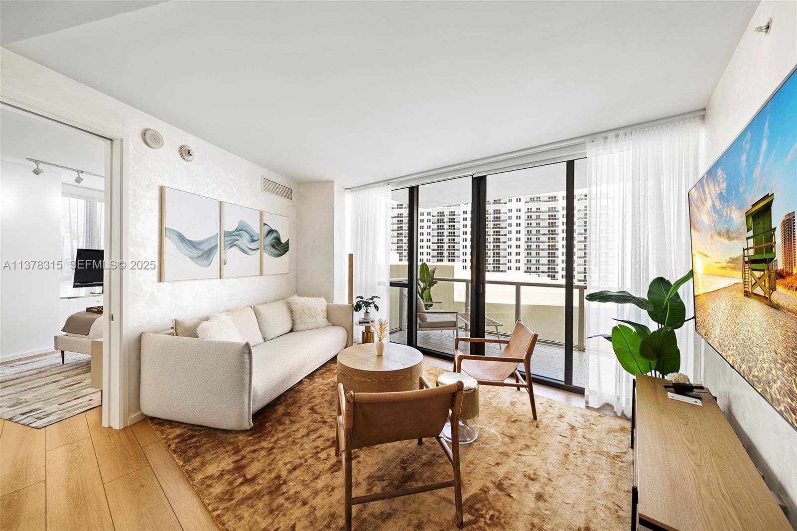 2201 Collins Avenue 811, Miami Beach, FL 33139, Miami Beach