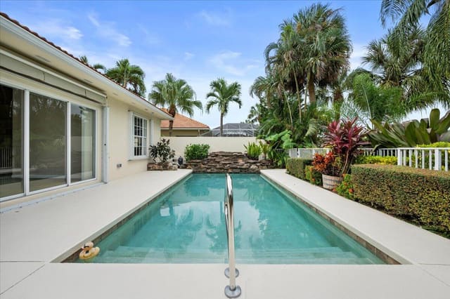 621 Rosa Court, Palm Beach Gardens, FL 33410