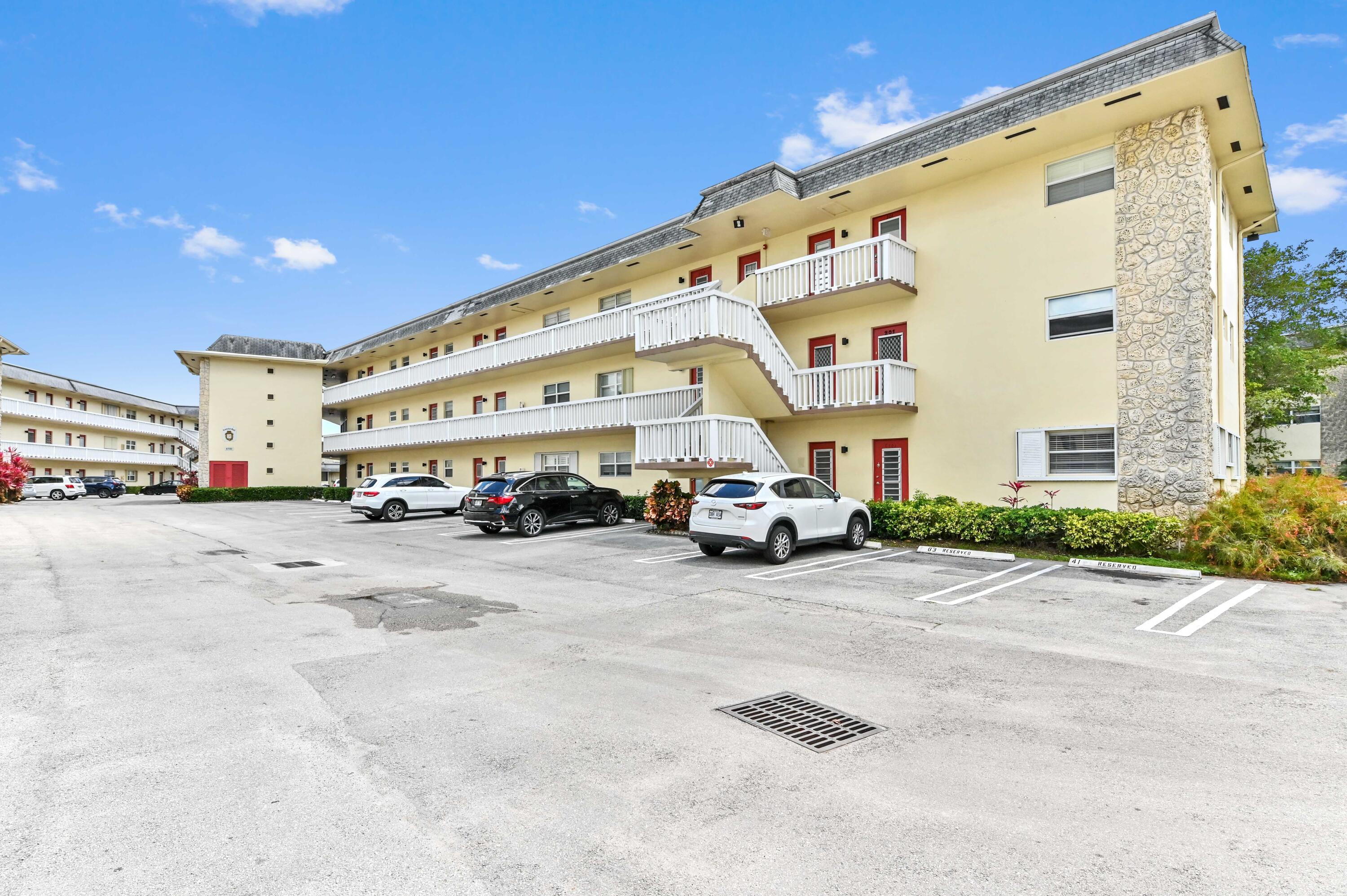 4321 NW 16th Street C302, Lauderhill, FL 33313, Lauderhill