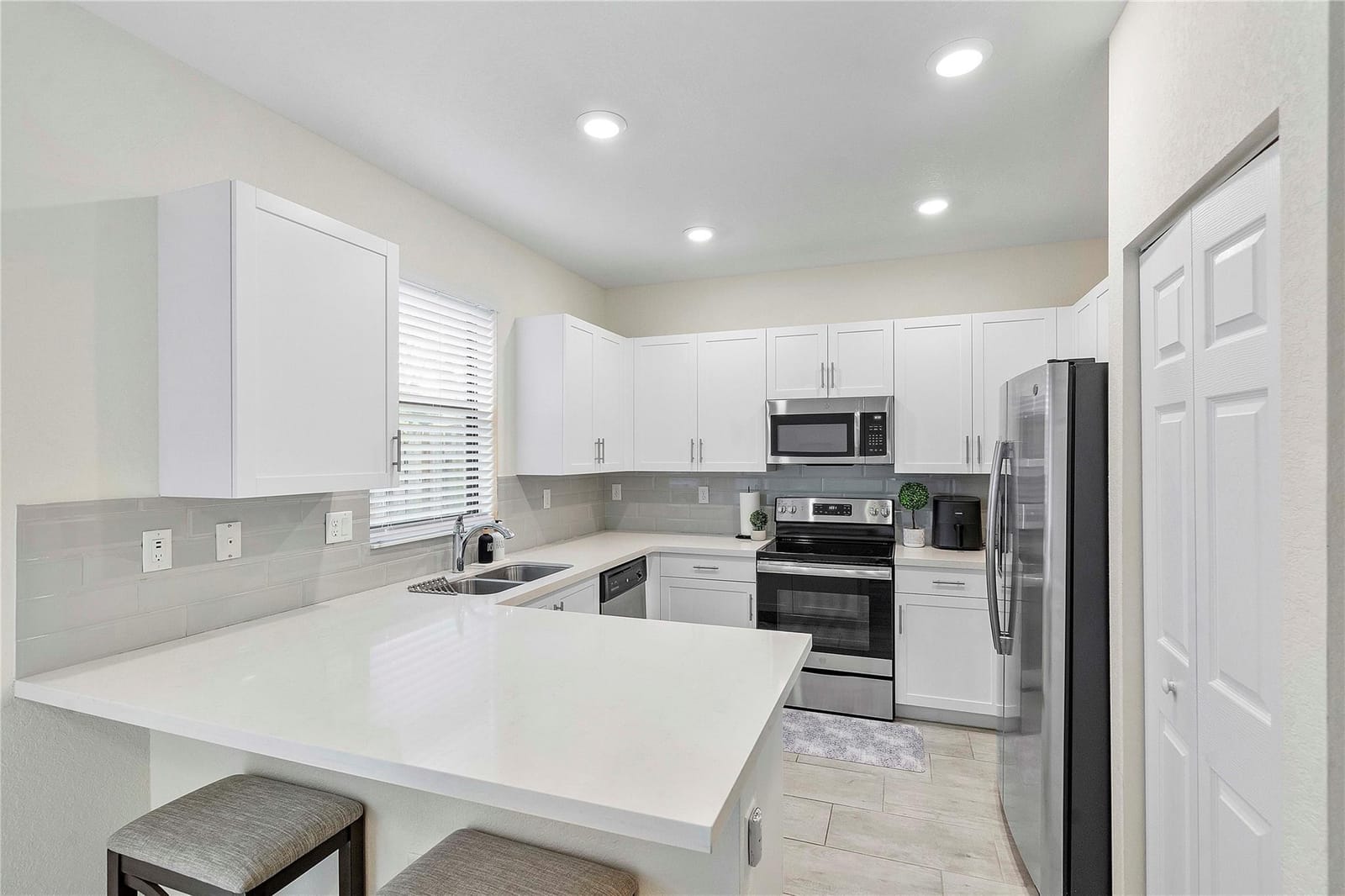 4990 Loebner Terrace — photo 4