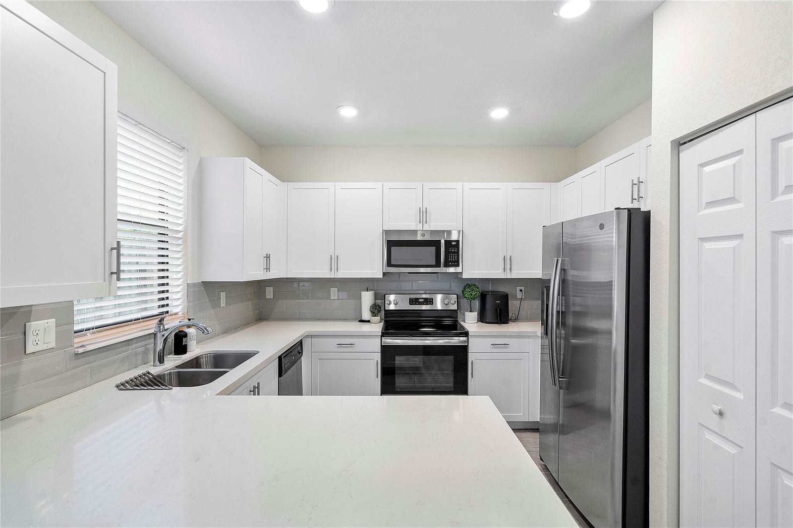 4990 Loebner Terrace — photo 10