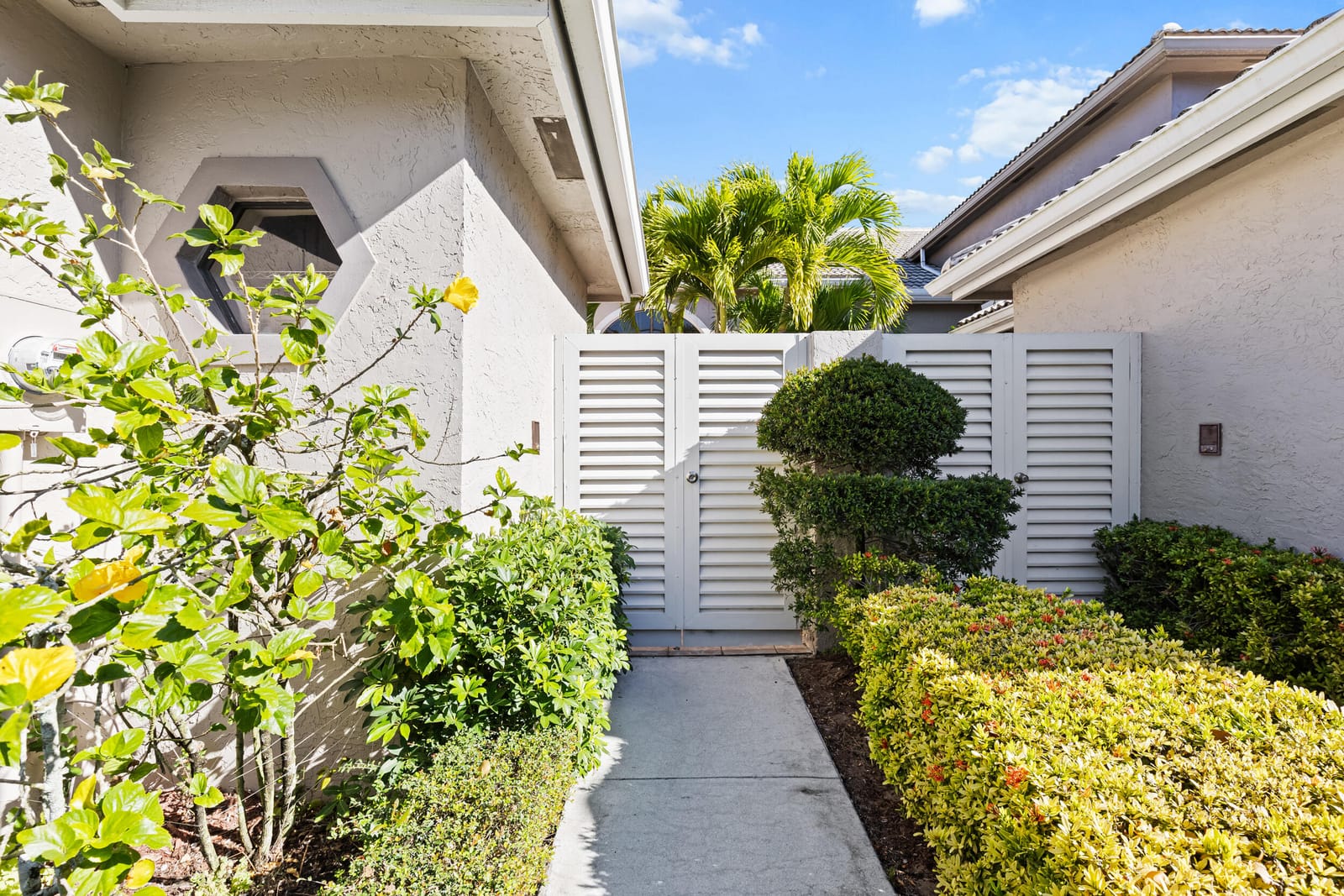 5465 Monterey Circle 16, Delray Beach, FL 33484 photo 3