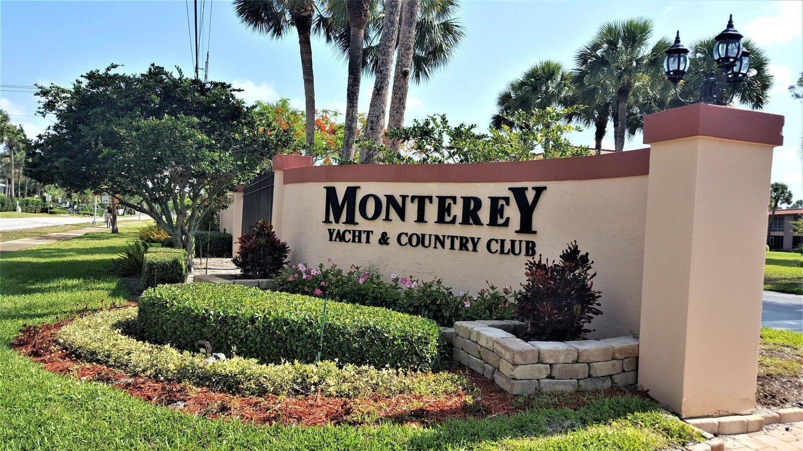 1961 SW Palm City Road 31-C — photo 2