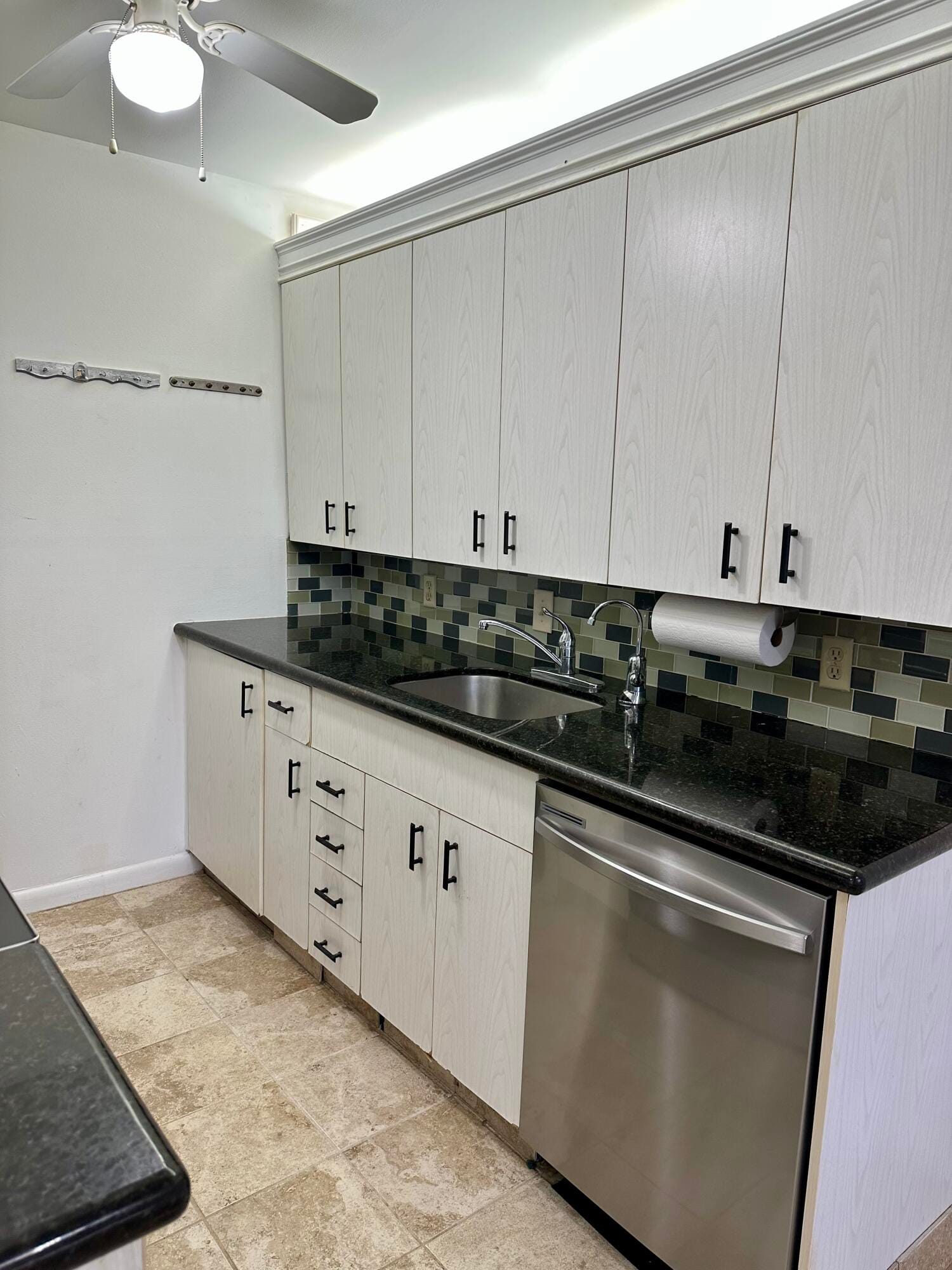1021 Guildford B 1021, Boca Raton, FL 33434 photo 4