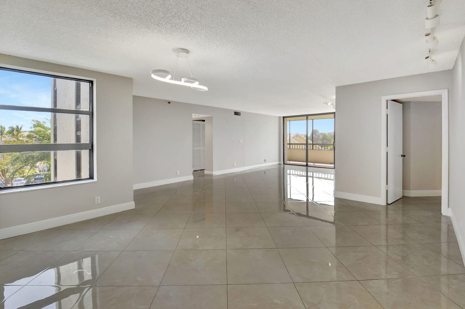 6372 La Costa Drive 302, Boca Raton, FL 33433 photo 16