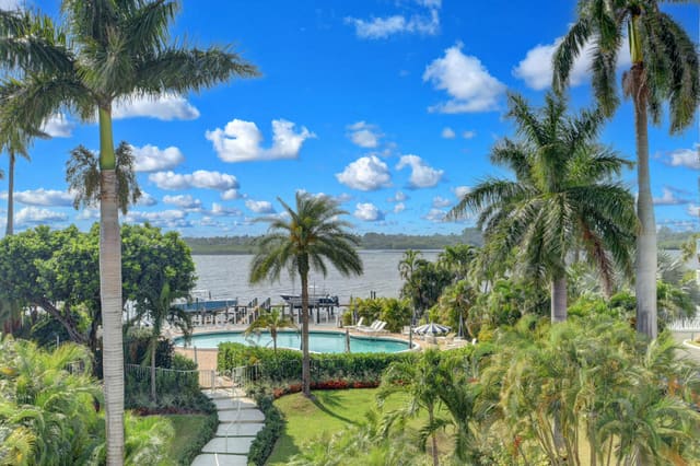 2505 S Ocean Boulevard 402, Palm Beach, FL 33480