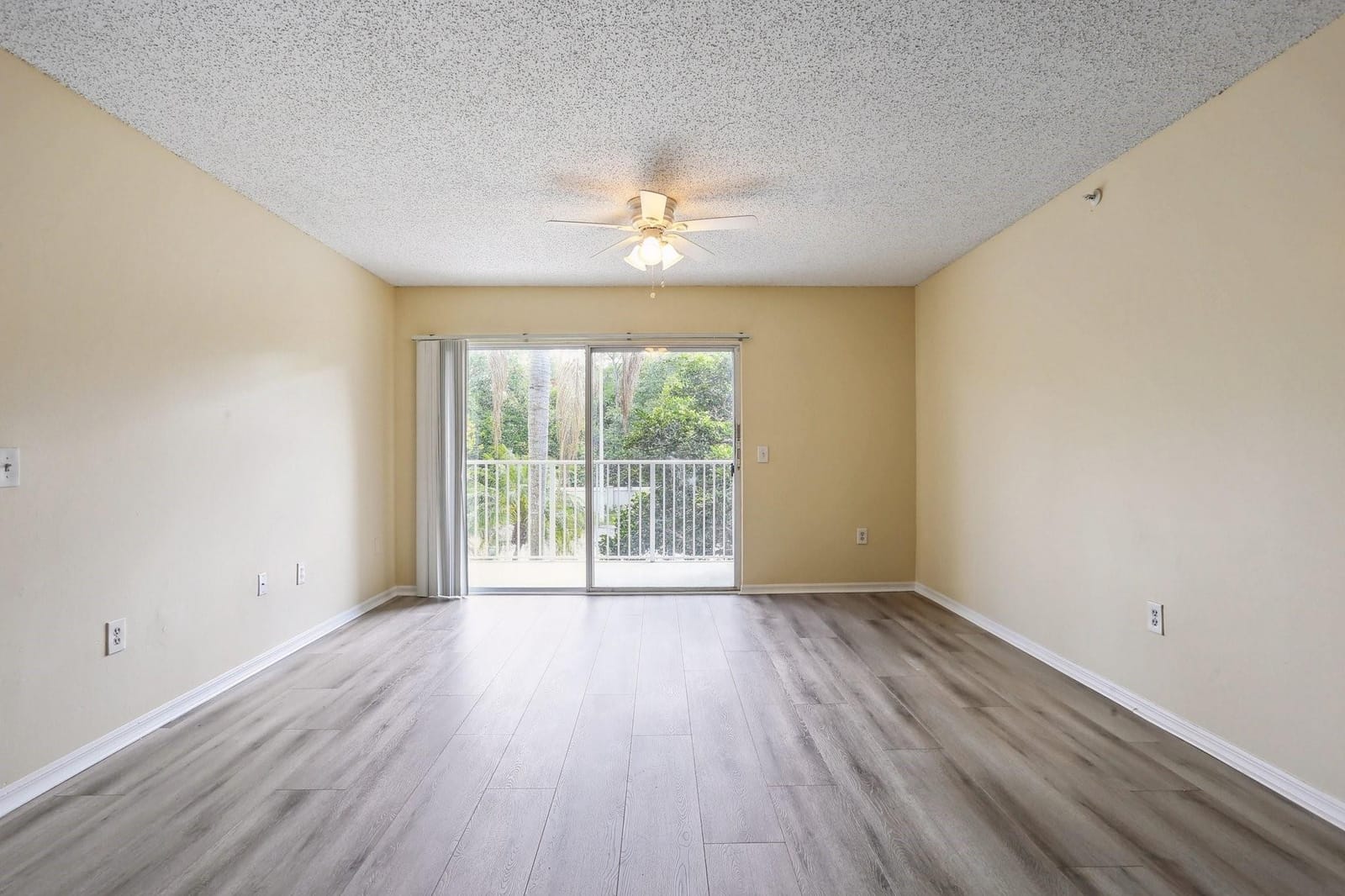 5051 Wiles Road 201 — photo 8