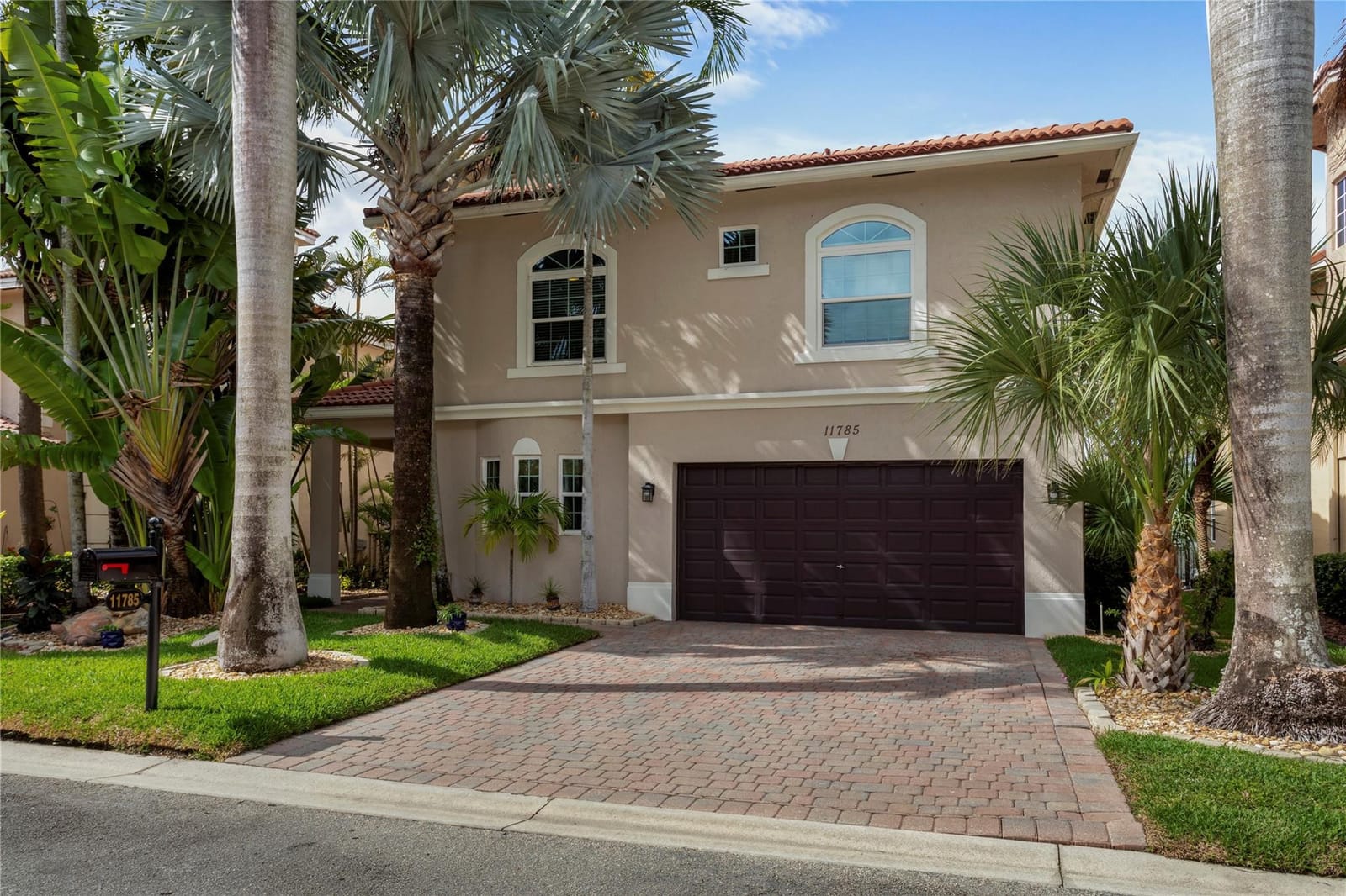 11785 NW 2nd Street, Plantation, FL 33325