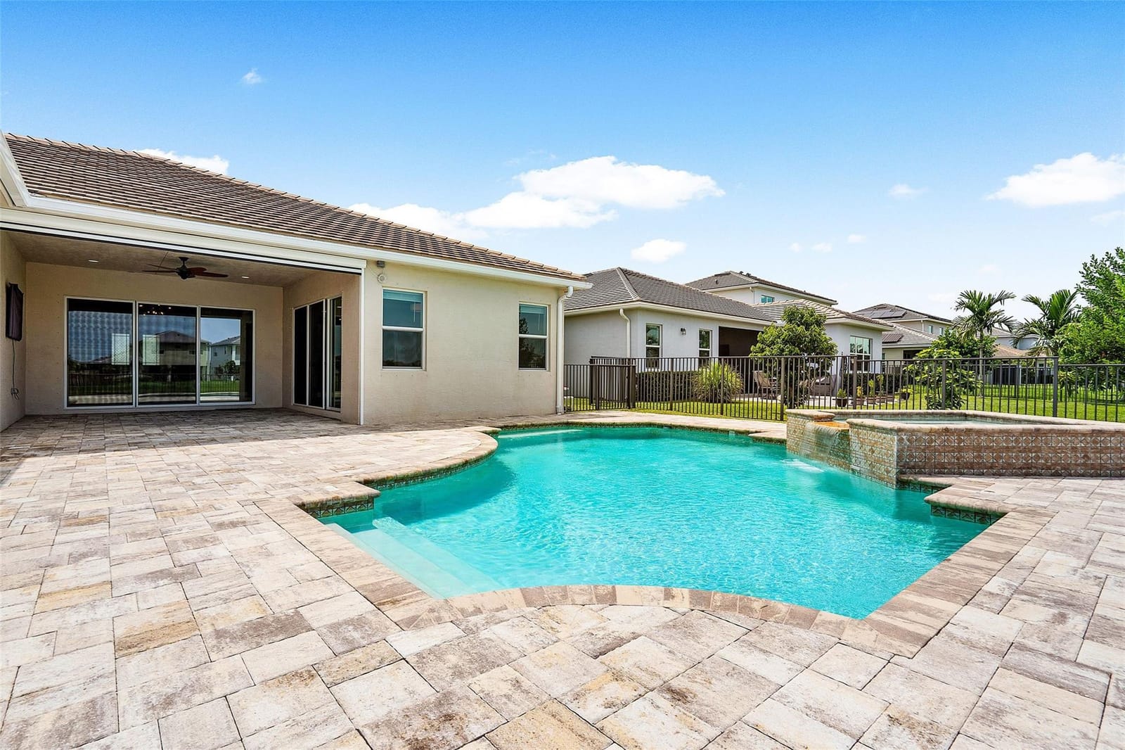15238 Goldfinch Circle — photo 6