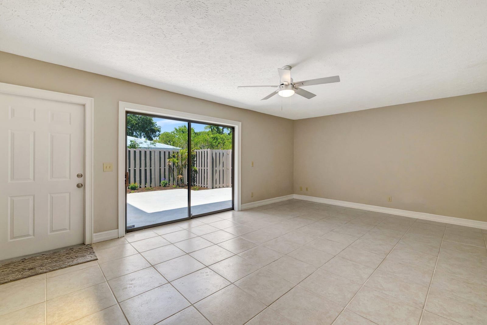 816 NW 10th Terrace — photo 6