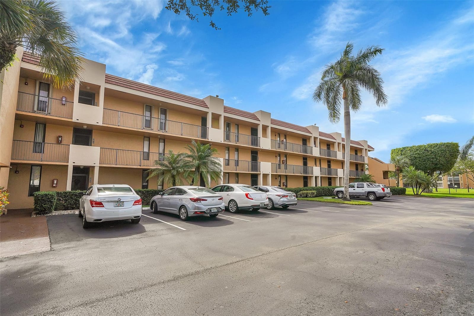 5801 Coral Lake Drive 101, Margate, FL 33063