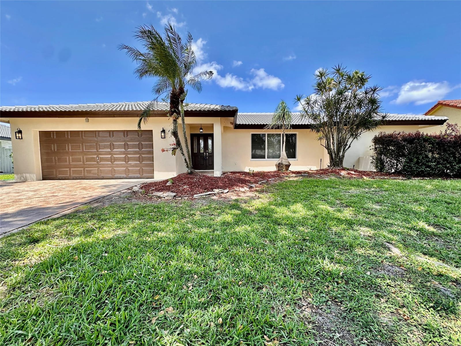 8735 NW 1st Street, Coral Springs, FL 33071