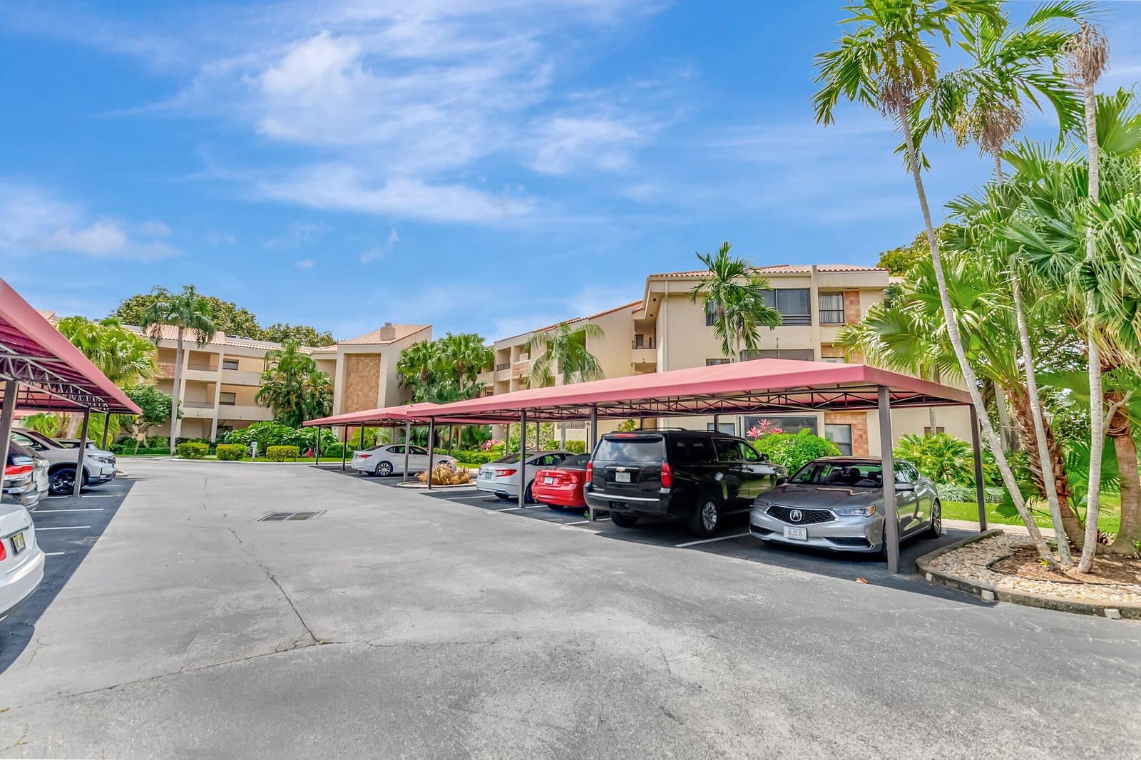 7472 La Paz Boulevard 306, Boca Raton, FL 33433 photo 2