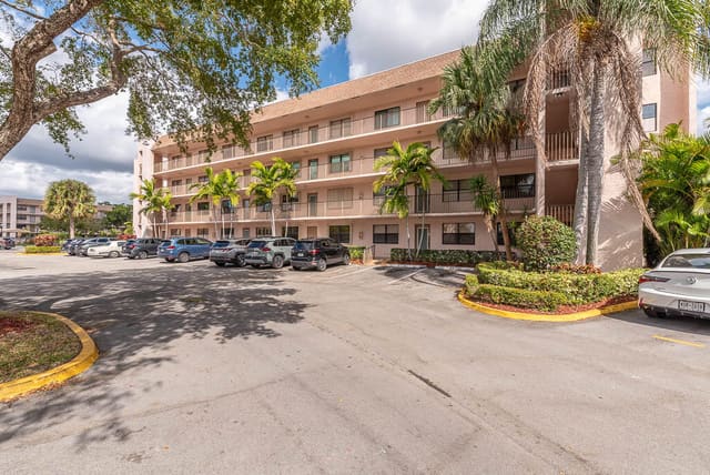 2606 NW 104th Avenue 406, sold in Sunrise Lakes, Sunrise, FL