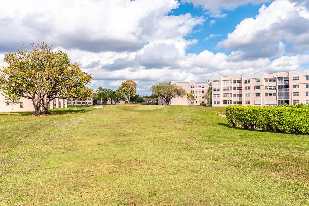 2606 NW 104th Avenue 406, Sunrise, FL 33322 photo 4