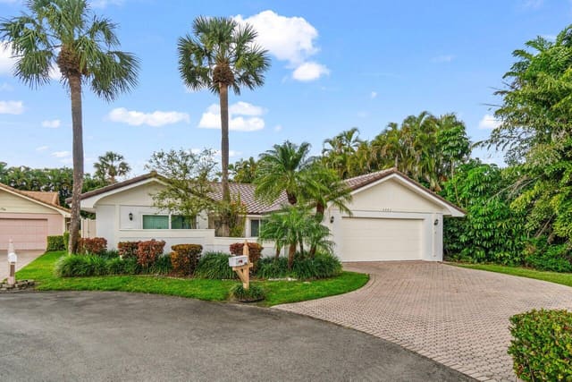 6881 Villas Drive S, sold in Villas Del Mar, Boca Raton, FL