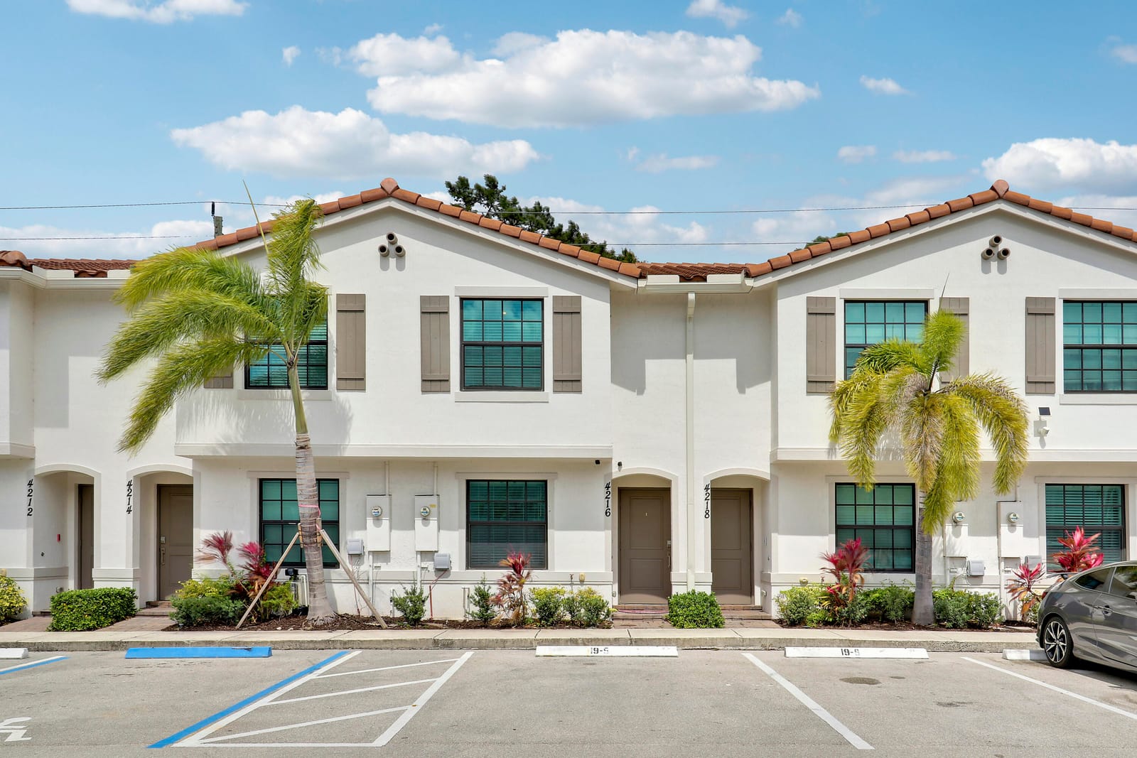 4216 Napoli Lake Drive, Riviera Beach, FL 33410