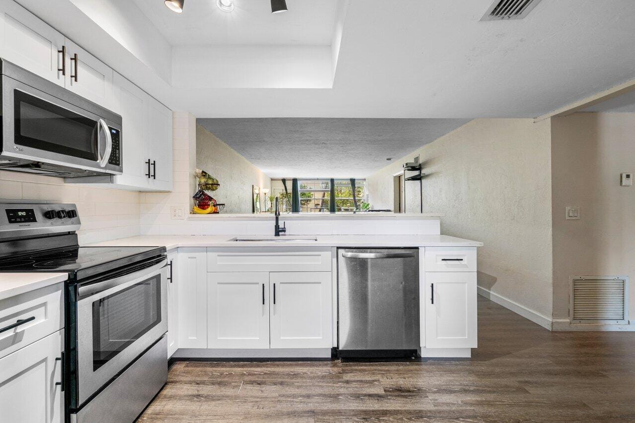 202 Palm Beach Trace Drive 202, Royal Palm Beach, FL 33411 photo 11