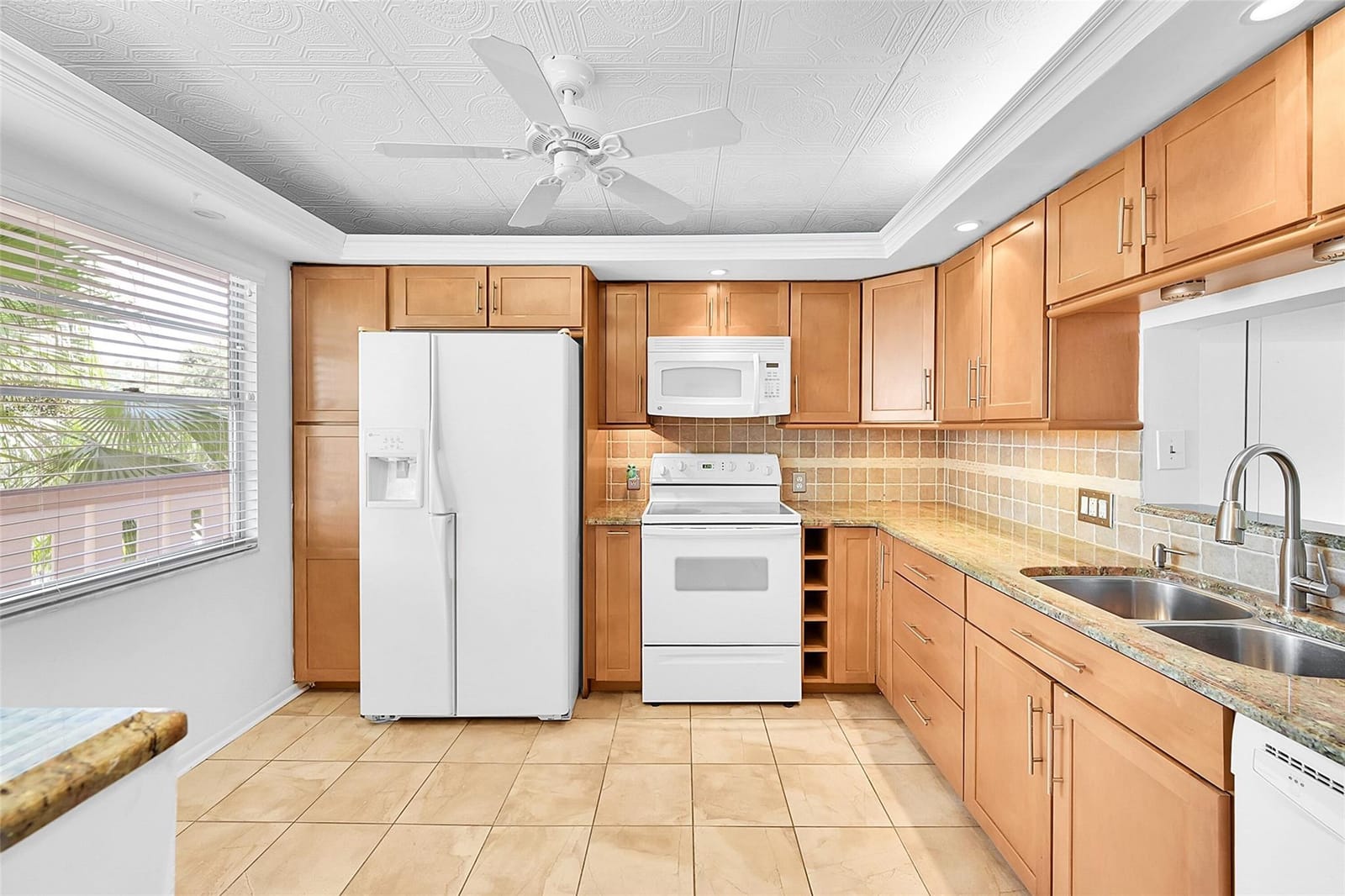 2401 Antigua Circle B3, Coconut Creek, FL 33066