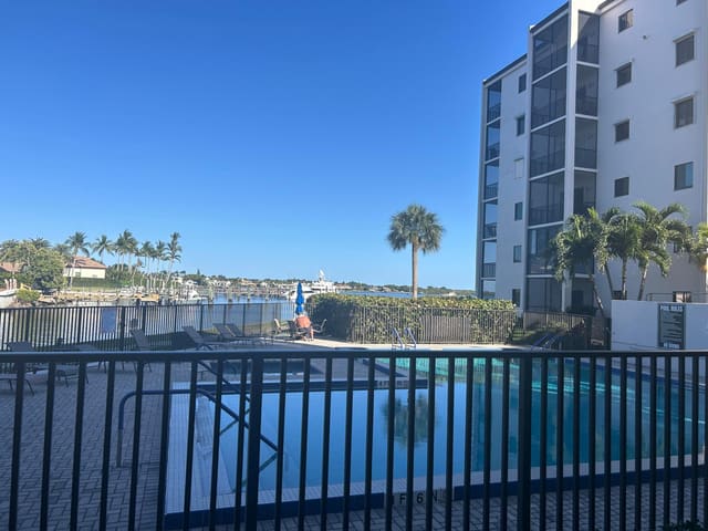 11370 Twelve Oaks Way 117, sold in Twelve Oaks Condo, North Palm Beach, FL